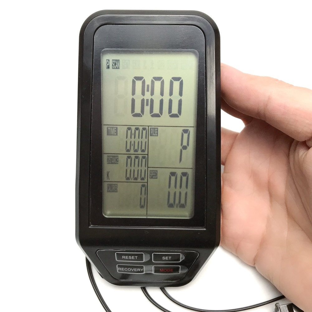 Sports Equipment Website - Zwart hometrainer computerscherm snelheid hartslag calorieën
